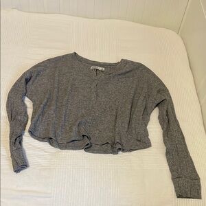 Hollister Gray Long Sleeve cropped Top